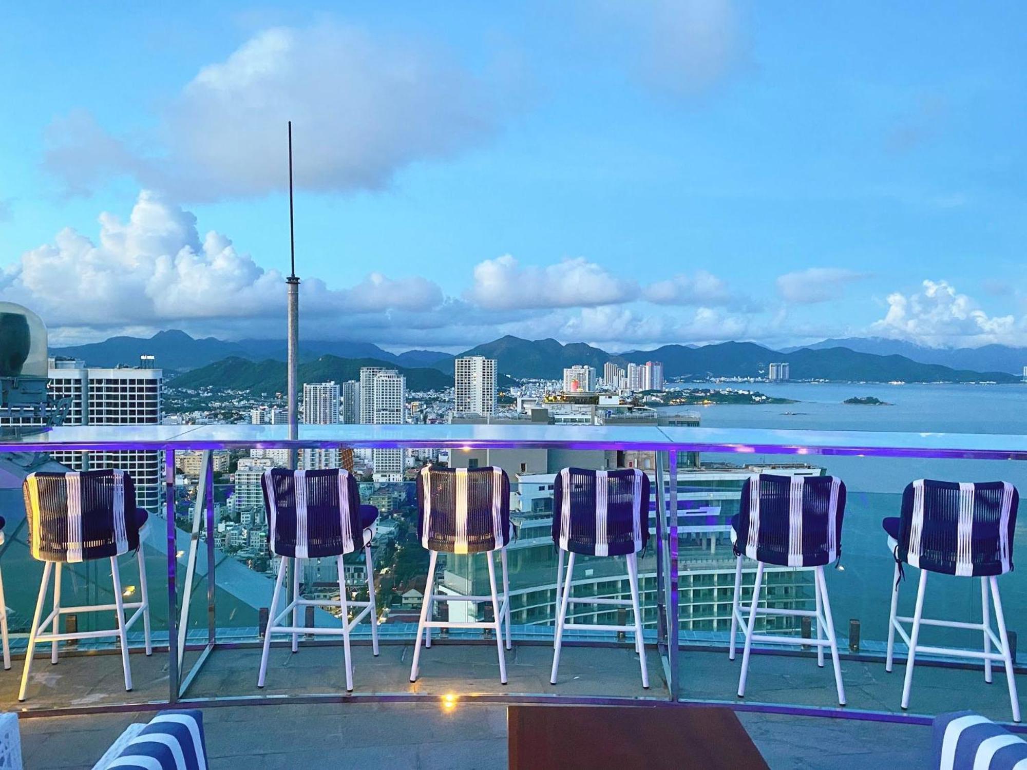 Coastal Panorama Oceanfront Suites Nha Trang Exterior foto