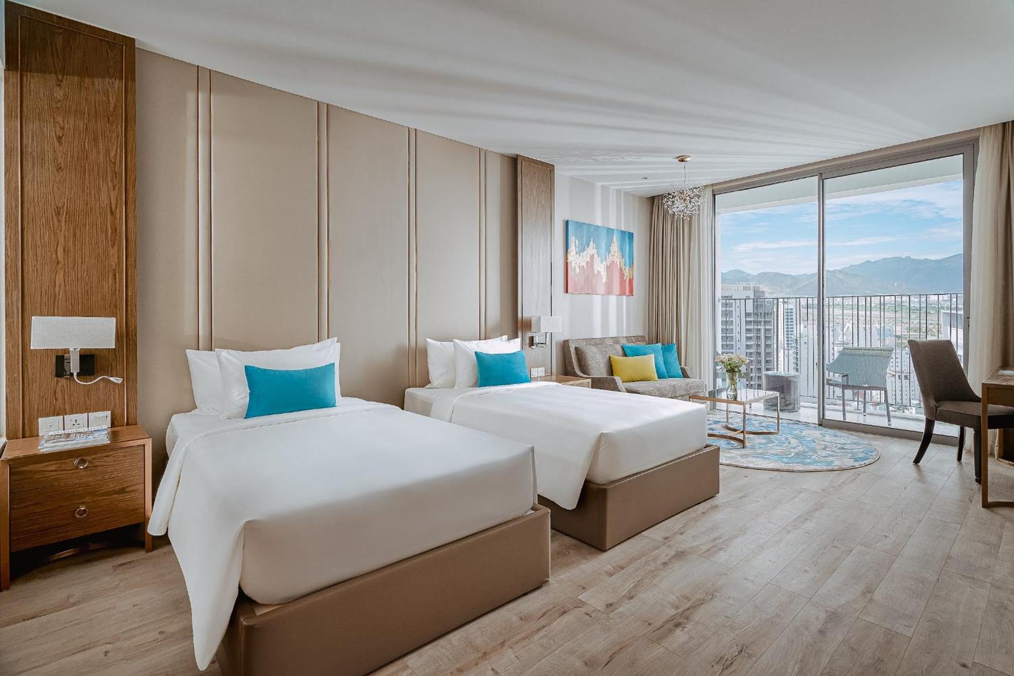 Coastal Panorama Oceanfront Suites Nha Trang Exterior foto