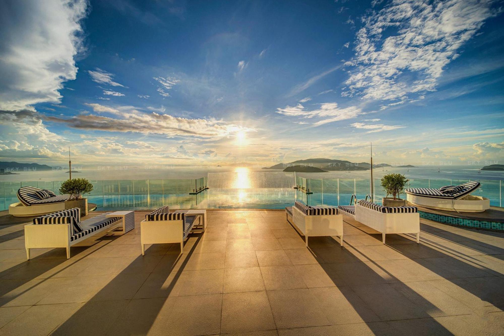 Coastal Panorama Oceanfront Suites Nha Trang Exterior foto