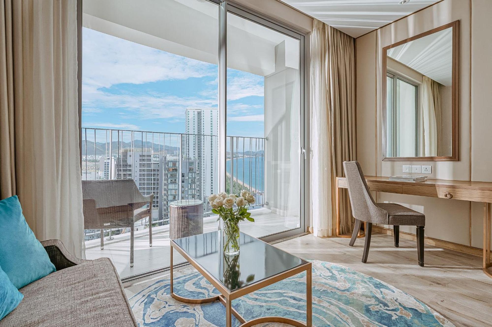 Coastal Panorama Oceanfront Suites Nha Trang Exterior foto